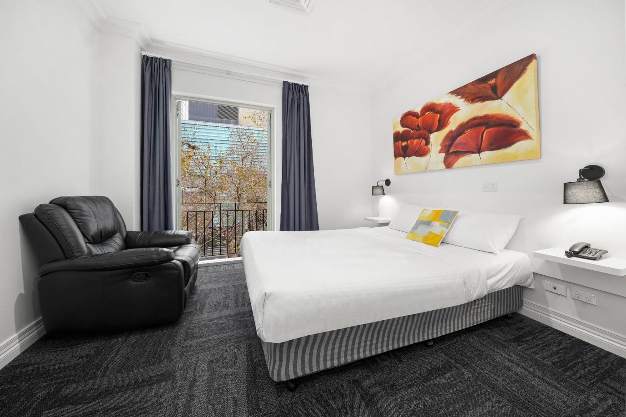 เควส ออน ลอนสเดล เมลเบิร์น อพาร์ตเพ้นต์ Hotel ภายนอก รูปภาพ